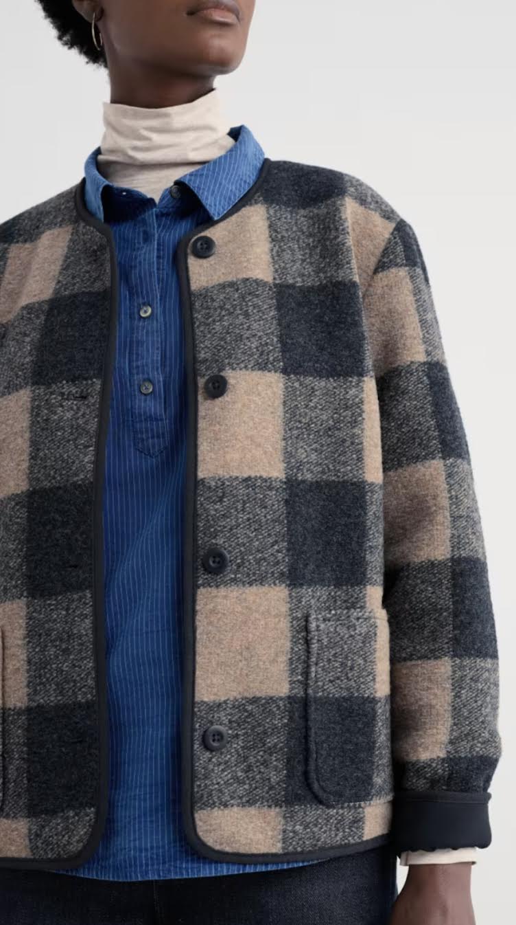 Your new go-to jacket, with a relaxed fit and a comfortable round neck. Our Merywen Jacket is soft to the touch, thoughtfully designed with sleek curved hems and neat bound edges. Wear it open or closed and layered through the seasons.